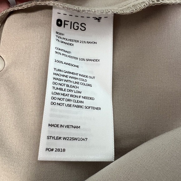 NEW Figs Technical Collection Top Women XXL 2X Classic Cargo Top Beige Boulder - Picture 12 of 12